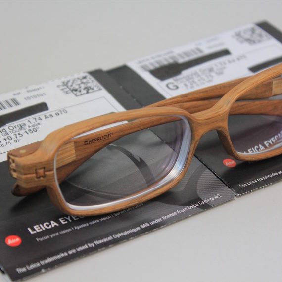 Lunettes en bois HERRLICHT pour fort myope.